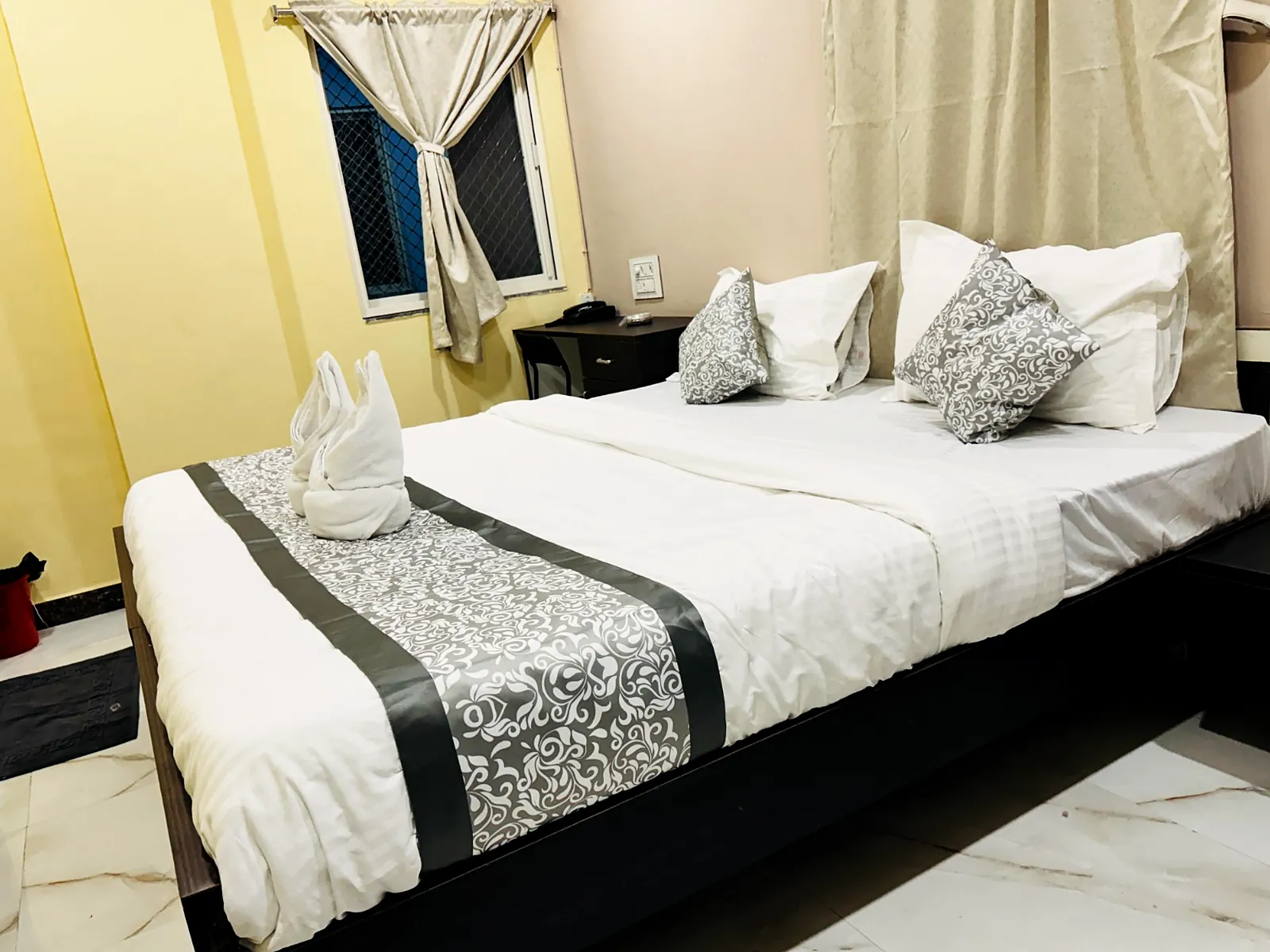 Guest room
